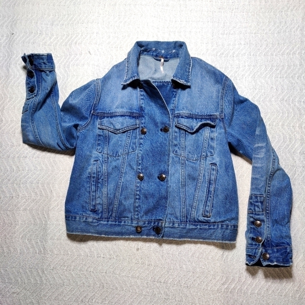 Free people Double Breasted Denim Distressed Jacket Size Small Blue Light Wash